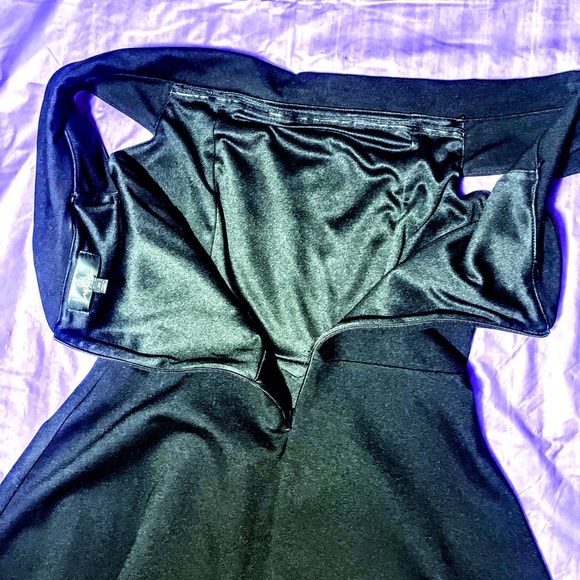 Lulu’s Off the Shoulder Black Mini Dress Size: Medium - Picture 8 of 12